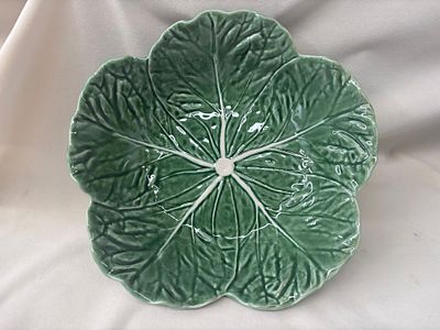 Salad Bowl Bordallo Pinheiro. Salad bowl by Bordalo Pinheiro. Like new, never used. Comes with 