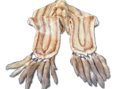 Estola Raposa. Estola de Raposa com rabinhos. Sinais de uso. Ligeiramente arredondada nas pontas.