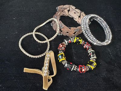 Conjunto composto por Pulseiras Vintage. Conjunto composto por 6 unidades de pulseiras Vintage. 