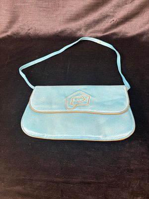 Mala de Pele Vintage. Mala em pele Vintage com saco para guardar. Sinais de uso.