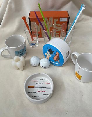 Artigos de Cozinha. Conjunto composto por 3 unidades de copos para refresco, palhinhas para 