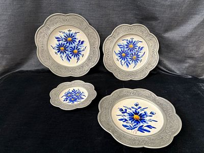 Set of 4 Decorative Plates. Set of 4 decorative ceramic plates, hand-painted. J. Dores Creations 