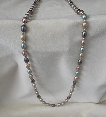 Necklace. Water pearl necklace. Signs of wear.