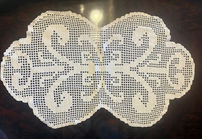 Lace Cloths. Handmade lace cloth, oval-shaped. Signs of use.