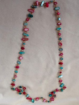 Necklace with water pearls. Signs of wear.