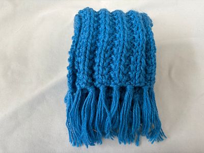 Scarf. Wool scarf. Signs of wear.