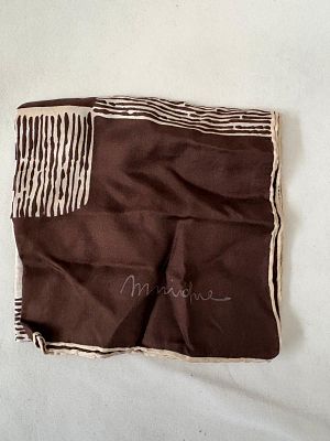 Scarf. Silk scarf. Signs of wear.