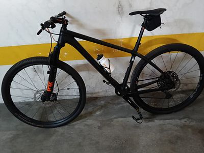 Scott Scale 910 Bicycle. FOX 32 Float Rhythm Suspension Bike 
HMF carbon frame and SRAM Eagle 70 