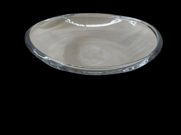 Salad Bowl. Large crystal salad bowl. Practically new. Signs of use.