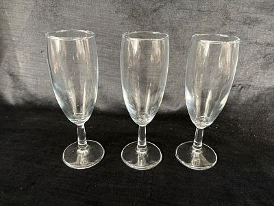 Set of 3 Flutes. Set of 3 glass cups. Signs of use.