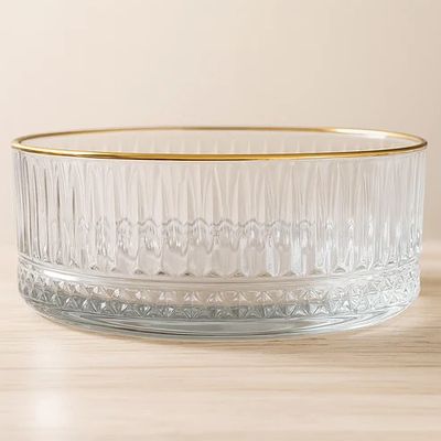 Ta&ccedil;a Vidro. Ta&ccedil;a em vidro com rebordo dourado.