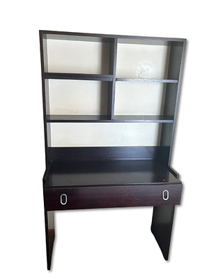Secret&aacute;ria com Estante Vintage. Secret&aacute;ria em mdf preta com estante incorporada Vintage. sinais 