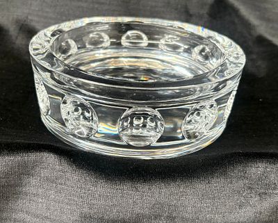 Cinzeiro Cristal Atlantis. Cinzeiro em cristal marca Atlantis, portugu&ecirc;s 
s&eacute;c. XX 
marcadas 