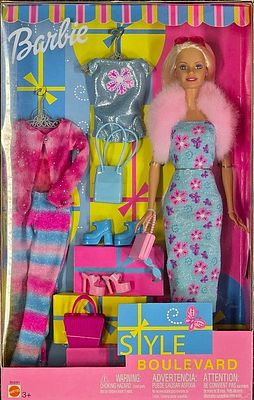Barbie Style Boulevard - Ano 2002. Style Boulevard. Data da caixa: 2002