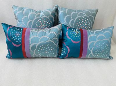 Set of 4 Decorative Cushions in Silk. Assembly composed of 4 units of decorative pillowcases in 
