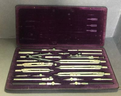 Большая старинная немецкая готовальня E.O.Richter & Co Chemnitz в хорошем состоянии, ПОЛНАЯ 