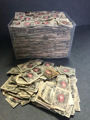 1875 г. Марки Российской Империи на вырезках. 2000 штук. Без стрелок над рожками. Представляют 