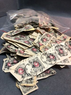 1879 г. Гашеные марки Российской Империи на вырезках. 8 выпуск. Номинал- "7" коп. 1700 штук. По 