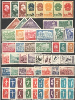 1951-52 гг. Китай.# Годовые наборы.( 54 марки+ 10 квартблоков). Без стандартов. Состояние 