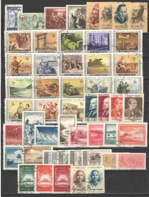 1955-56 гг. Китай.# Годовые наборы.( 51 марка). Без стандартов и блоков. Состояние материала: 