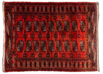 Tappeto turkmeno Yomud, inizi secolo XX cm 145x110 fondo rosso con file di gul allungati 