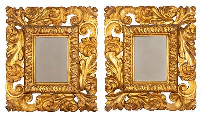 Coppia di cornici in legno intagliato e dorato, adatte a specchiera, secolo XVIII cm 34 x 24,5 