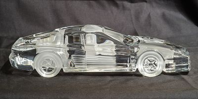 DAUM & Клод, Николас
Модель автомобиля &laquo;Ferrari Testarossa&raquo; 
1980-е 
Франция, Нанси.
Хрусталь 