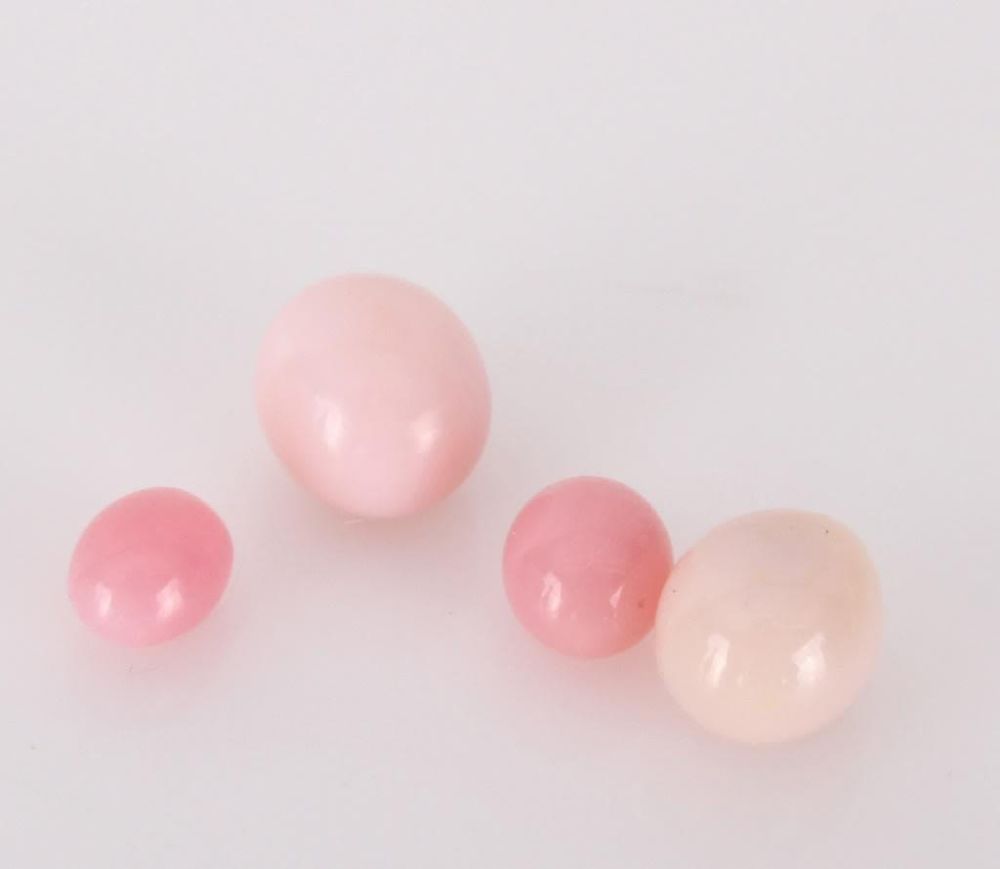 Lot 11536: 4 SMALL NATURAL CONCH PEARL - 1.8 CT PINK PEARL
