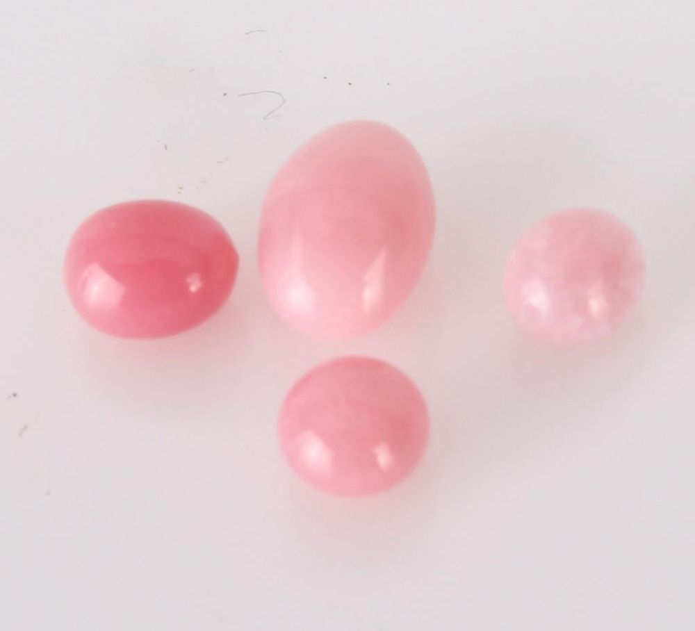 Lot 11537: 4 SMALL NATURAL CONCH PEARL - 1.9 CT PINK PEARL