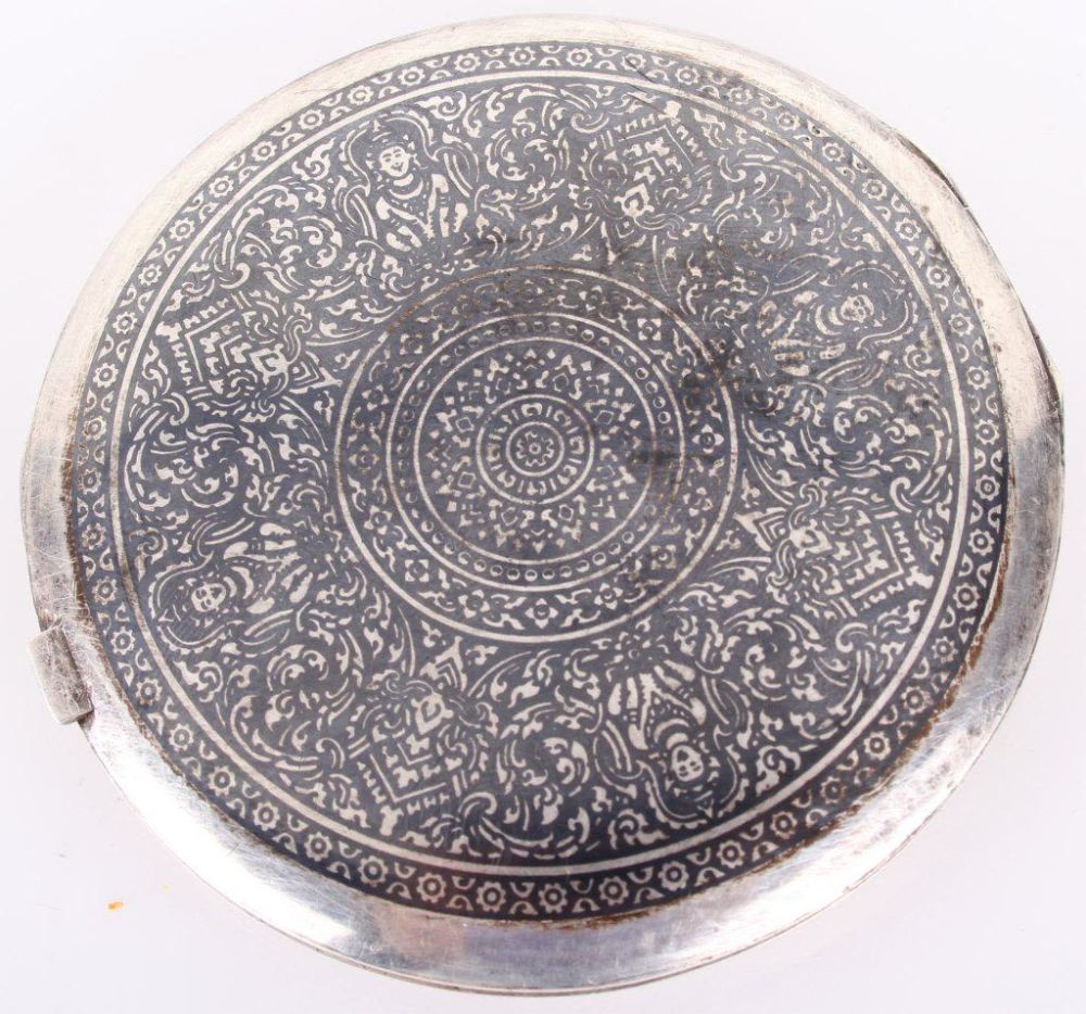 Lot 11556: SIAMESE STERLING SILVER MAKEUP MIRROR