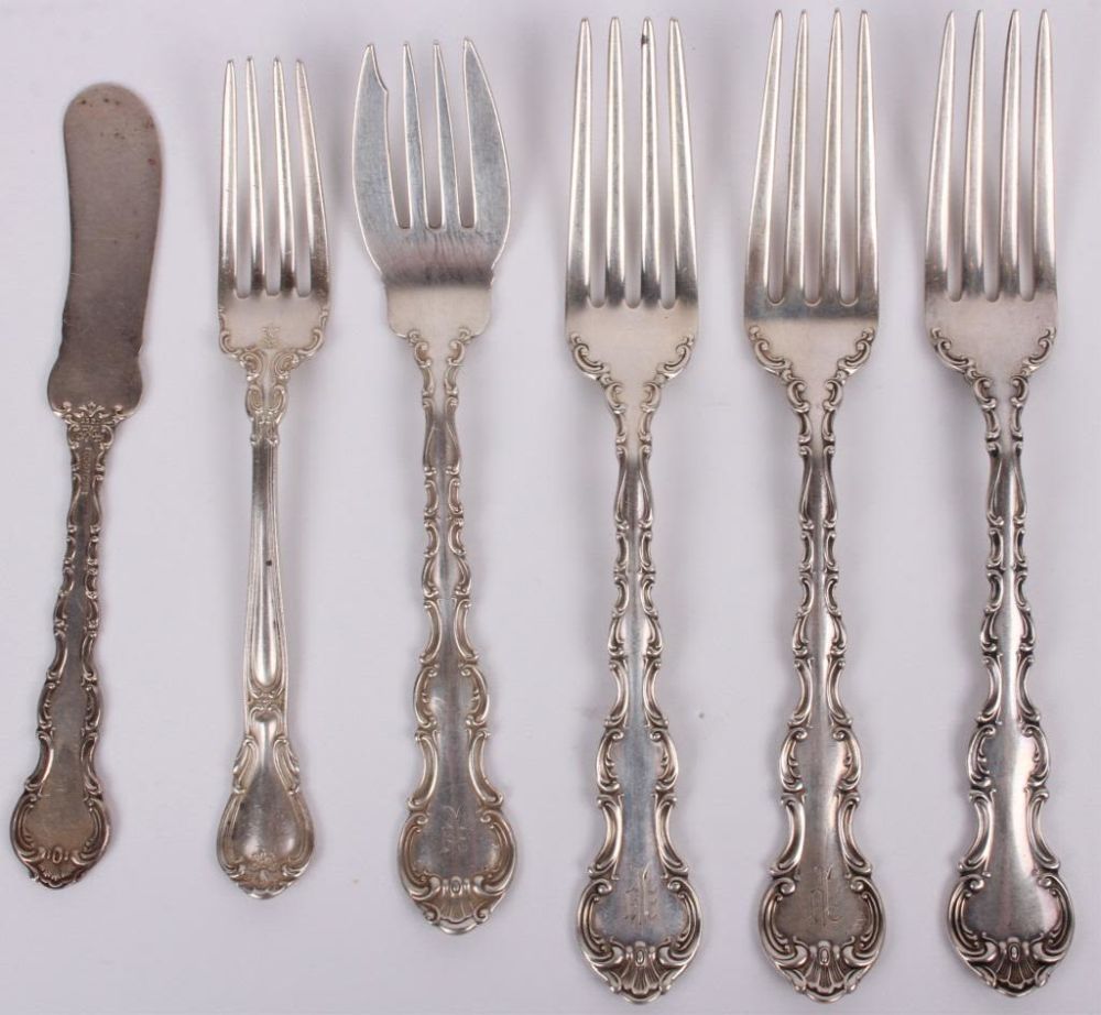 Lot 11557: STERLING SILVER FORKS & SPREADER - 242.2 GRAMS