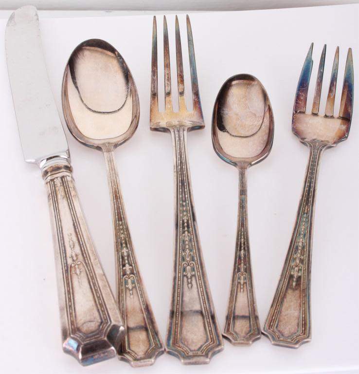 Lot 11563: 5 PIECE TRIANON STERLING SILVERWARE TABLE SET