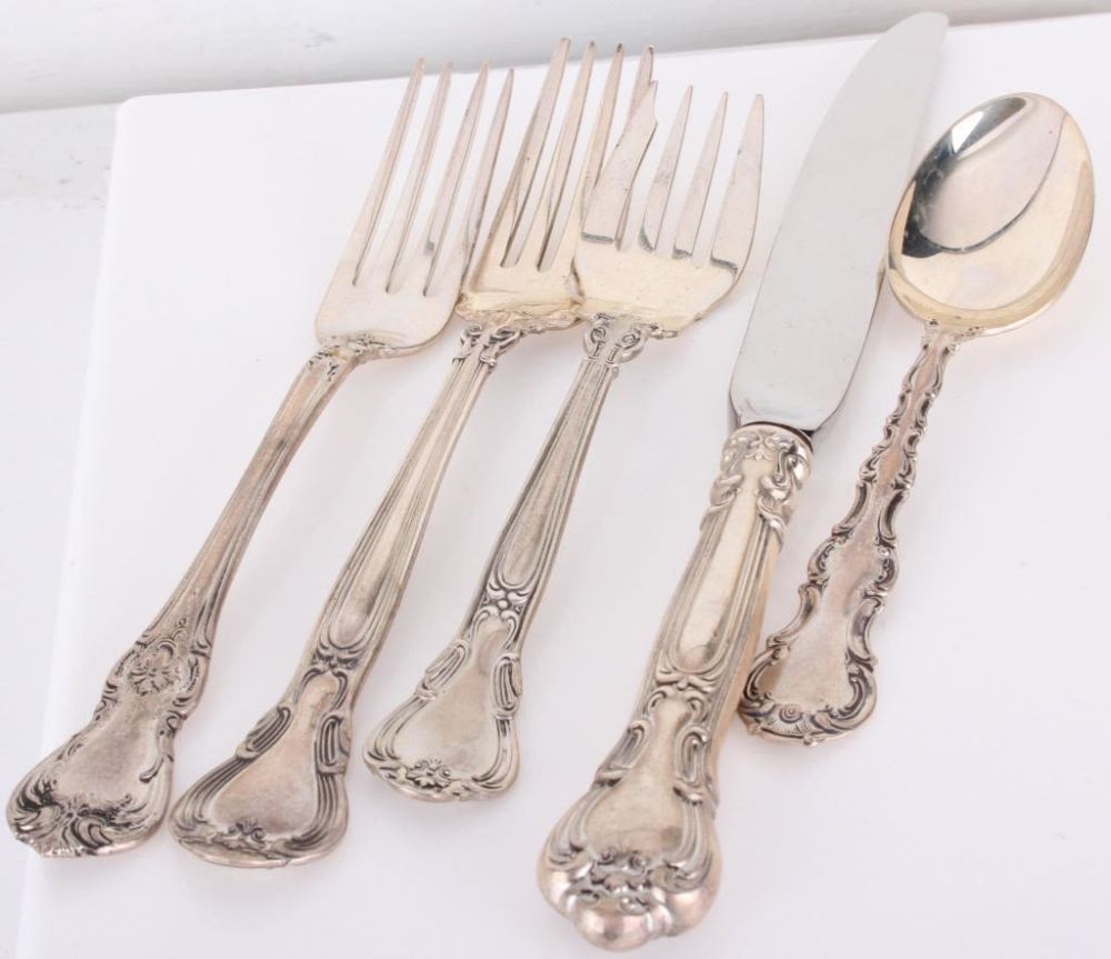 Lot 11564: 5 PIECE CHANTILLY STERLING SILVERWARE TABLE SET