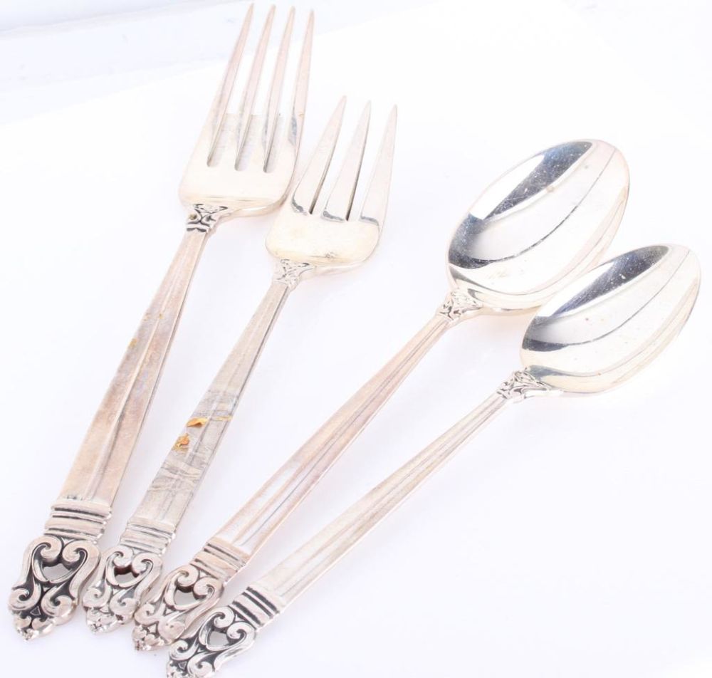 Lot 11566: 4 PIECE ROYAL DANISH STERLING SILVERWARE TABLE SET