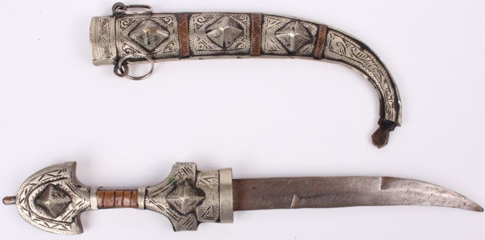Lot 11599: MIDDLE EASTERN JAMBIYA "CURVED DAGGER"