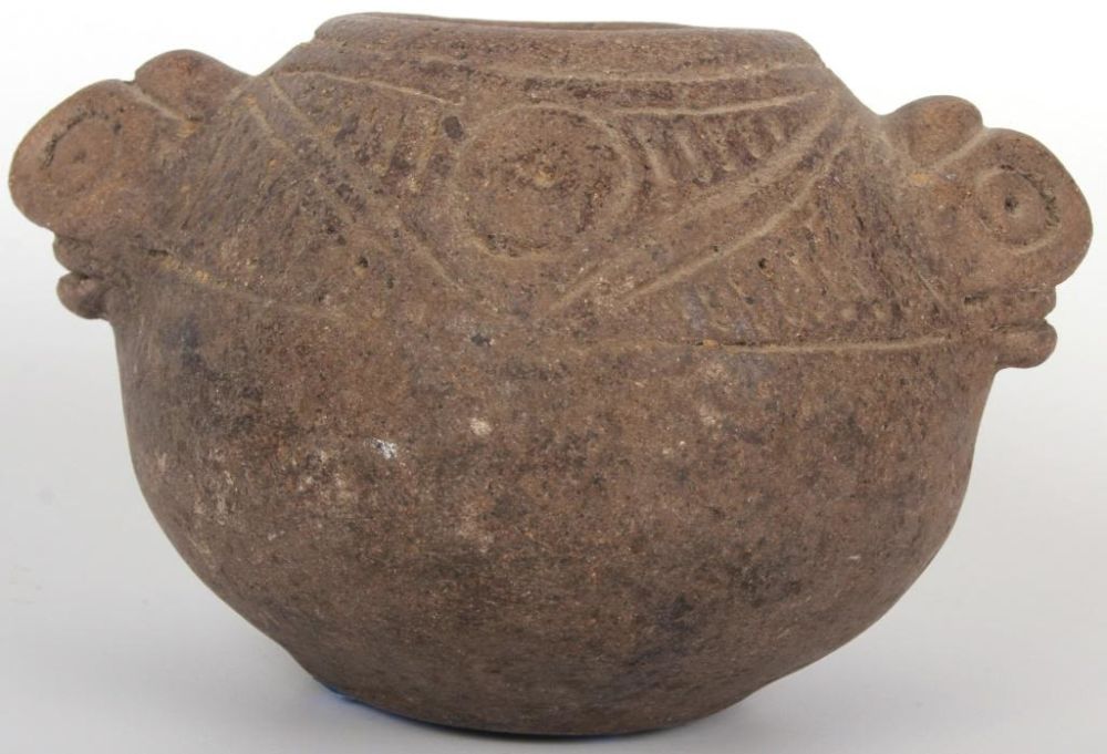 Lot 11634: TAINO CIVILIZATION INCISED TORTOISE EFFIGY VESSEL