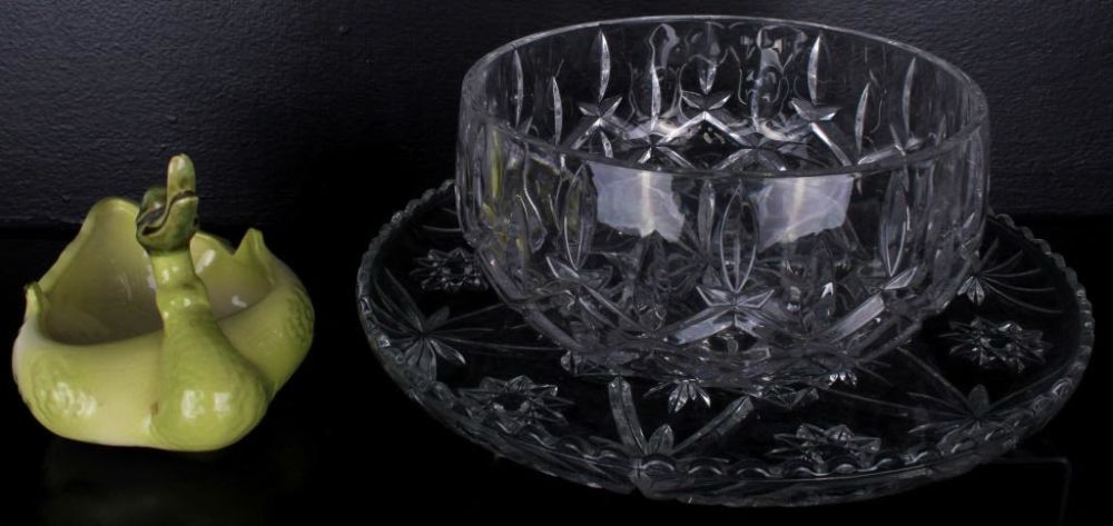Lot 11645: GORHAM 1836 CRYSTAL GLASS SET & HALLDUCK SCULPTURE