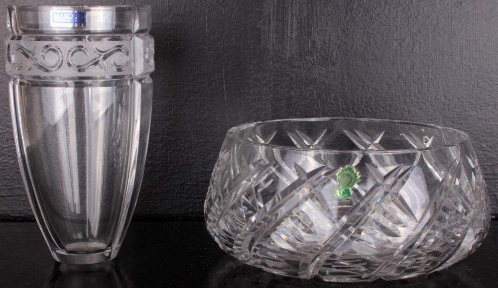 Lot 11648: MARQUIS WATERFORD CRYSTAL BOWL AND VASE
