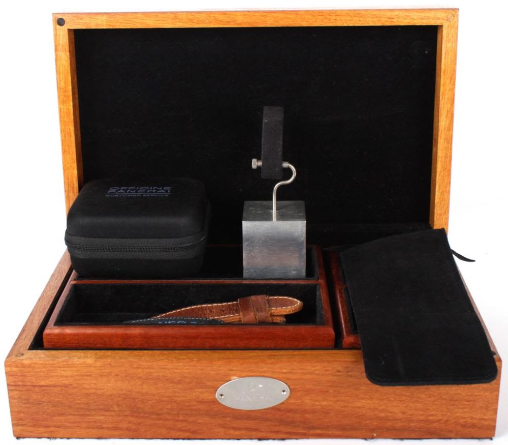 Lot 11690: PANERAI WATCH ACCESSORIES BANDS, CASES, & DISPLAY