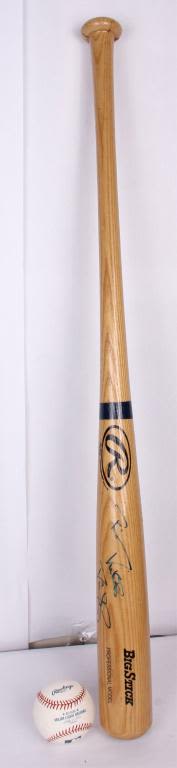 Lot 11712: DARRYL STRAWBERRY SIGNED BASEBALL BAT & BALL