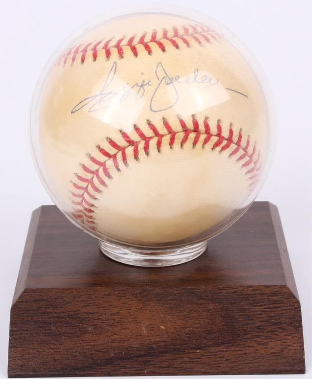 Lot 11717: REGGIE JACKSON  SIGNED BASEBALL WITH DISPLAY
