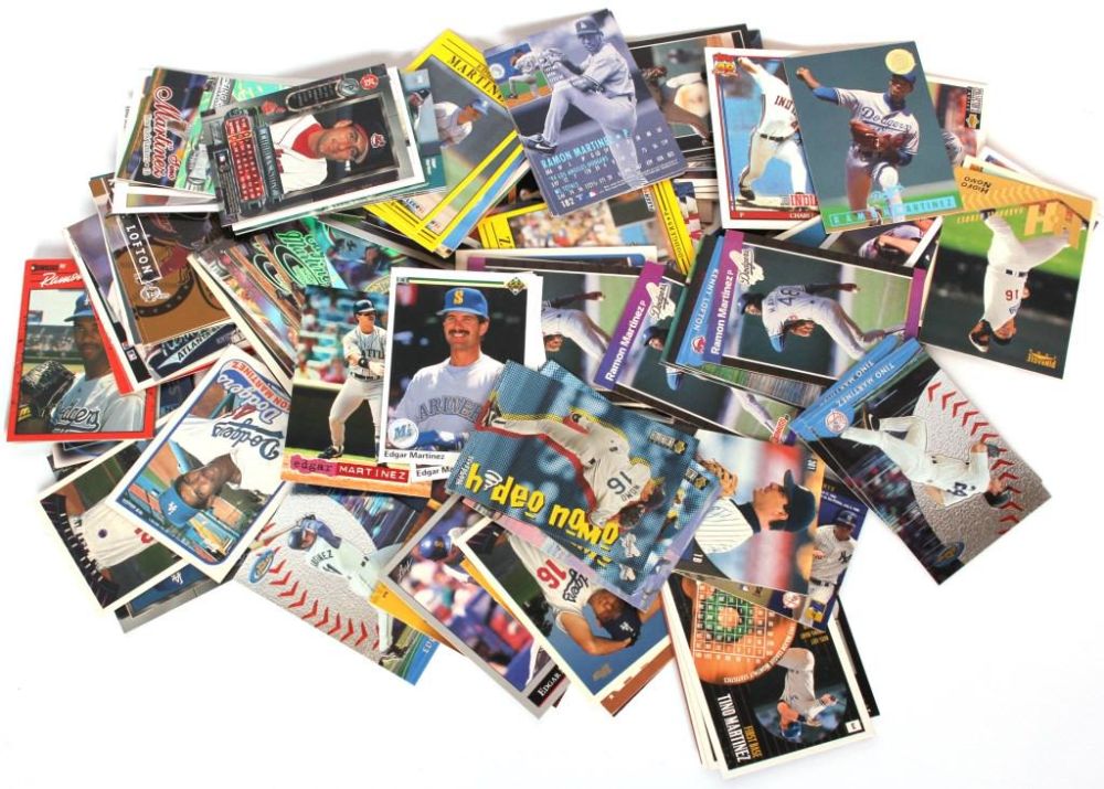 Lot 11753: ASSORTED BASEBALL CARDS 1990-2001 - LOT OF 156