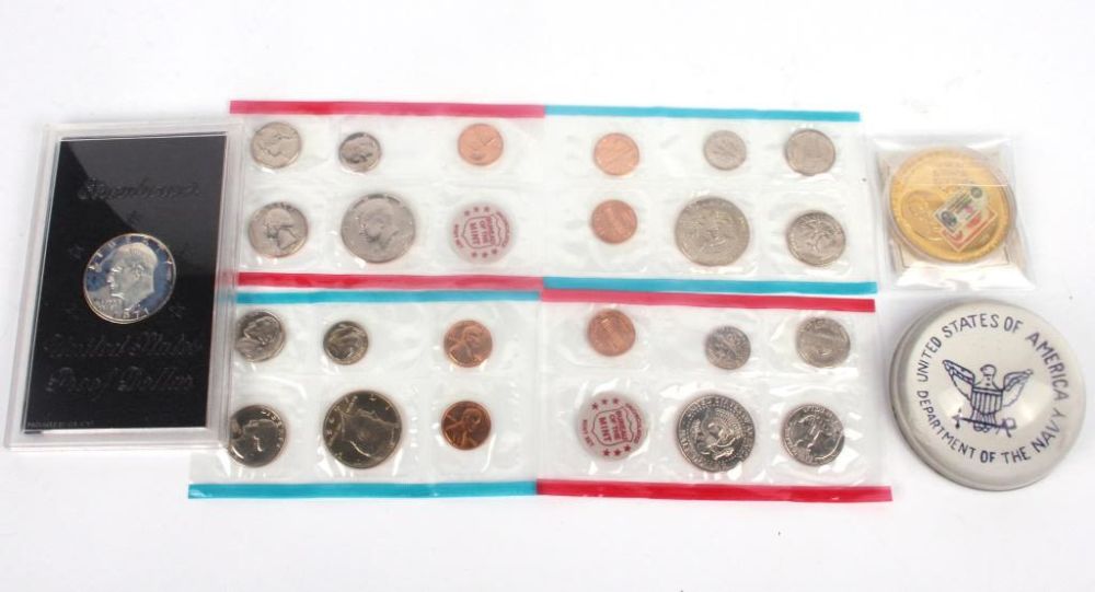 Lot 11681: ASSORTED U.S. COINS & PAPERWEIGHT - LOT OF 25