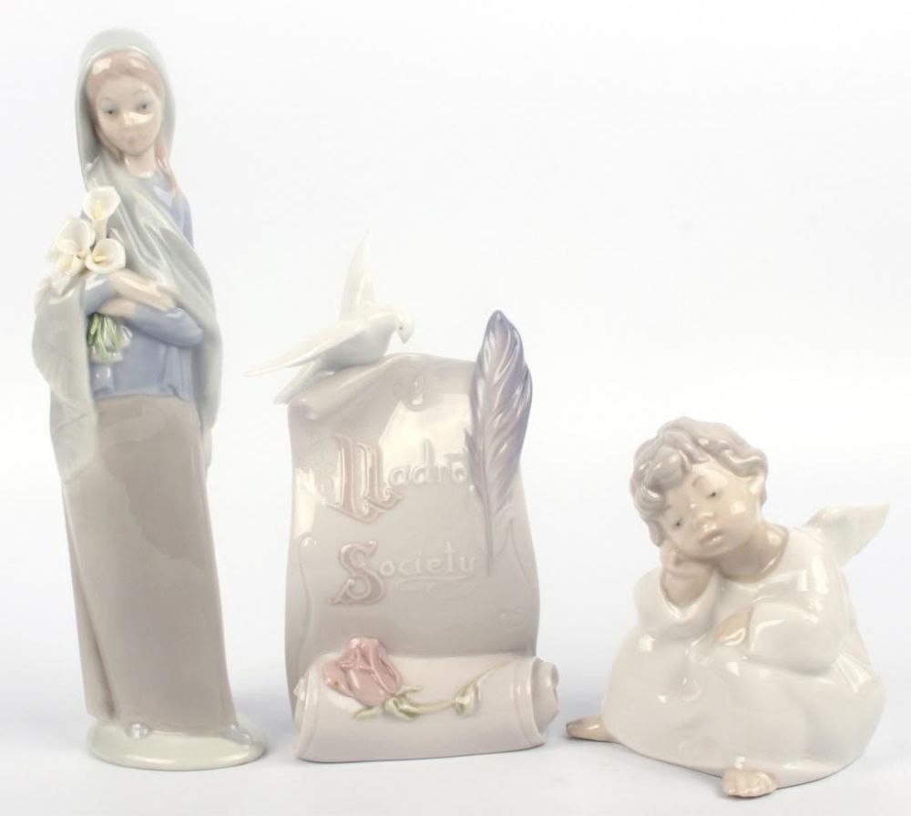 Lot 11713: LLADRO PORCELAIN FIGURES - LOT OF 3