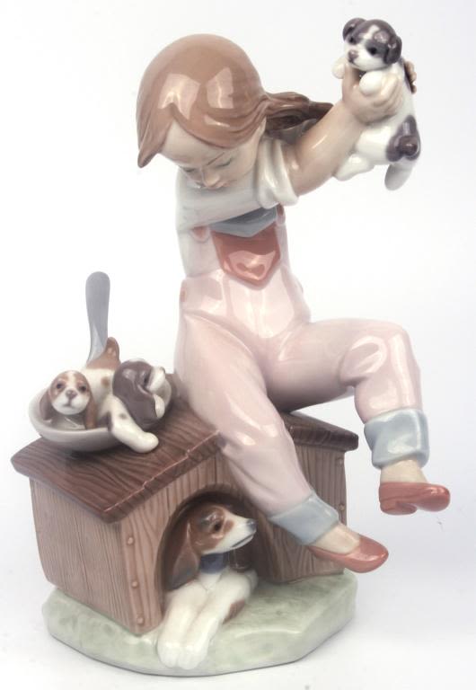 Lot 11722: LLADRO PICK OF THE LITTER 1993 PORCELAIN FIGURINE