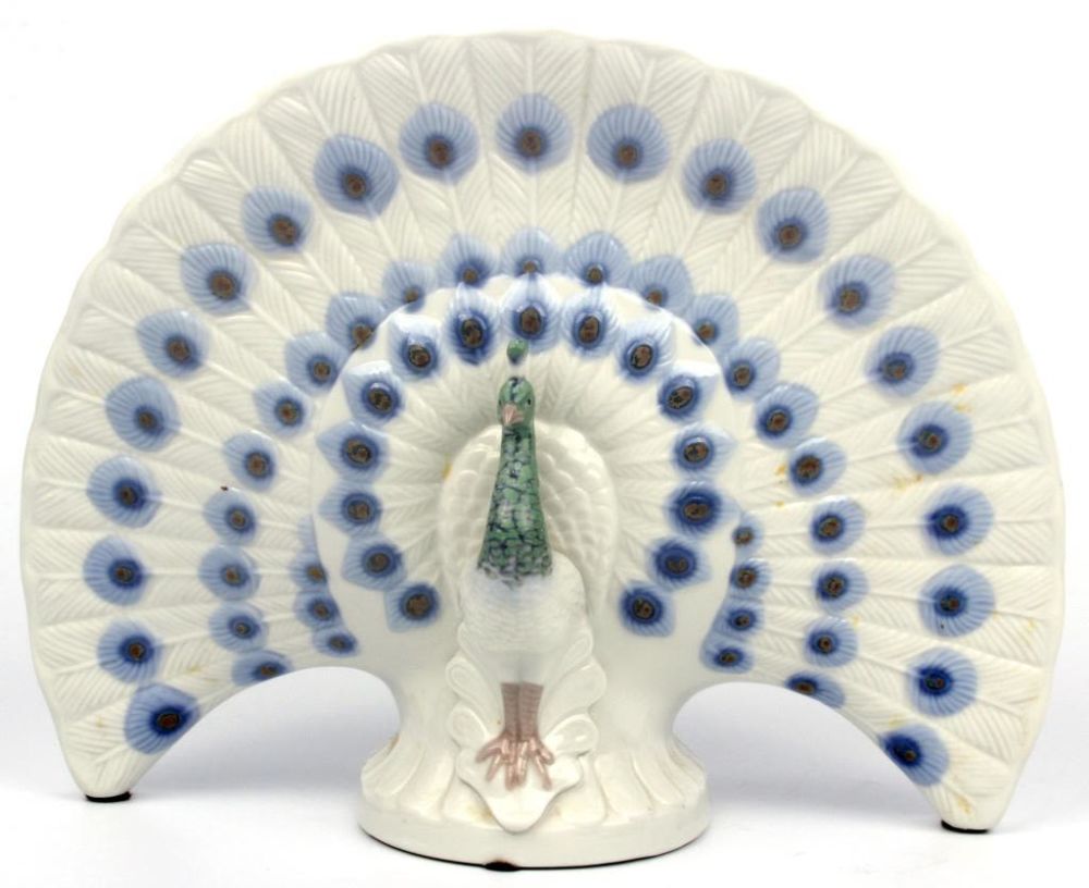 Lot 11724: LLADRO DECORATIVE PEACOCK PORCELAIN VASE
