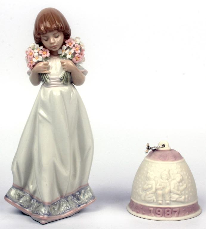 Lot 11729: LLADRO PORCELAIN SCULPTURES BELL & SPRING BOUQUET