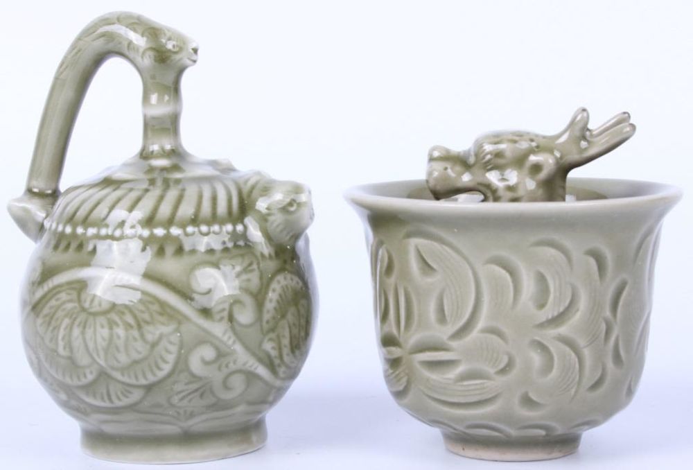 Lot 11751: CELADON GREENWARE ASIAN ORNATE DRAGON TABLEWARE
