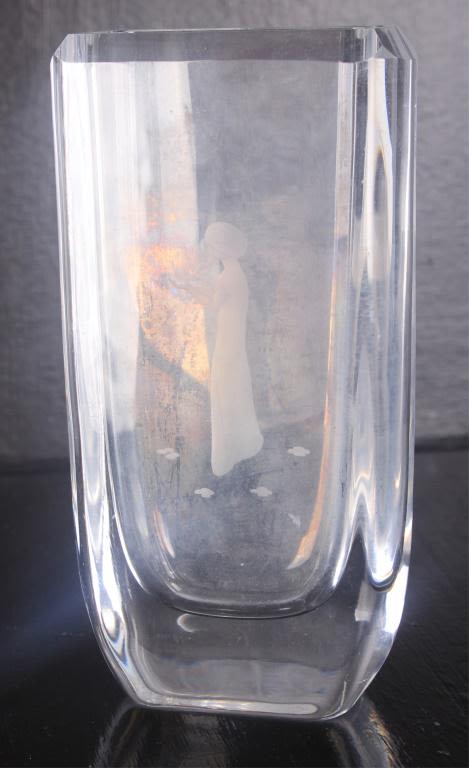 Lot 11765: FLATTENED GLASS FLOWER VASE W/ ETCHING OF WOMAN