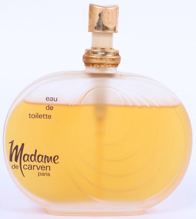 Lot 11769: VINTAGE MADAME DE CARVEN PARIS PERFUME 90% FULL